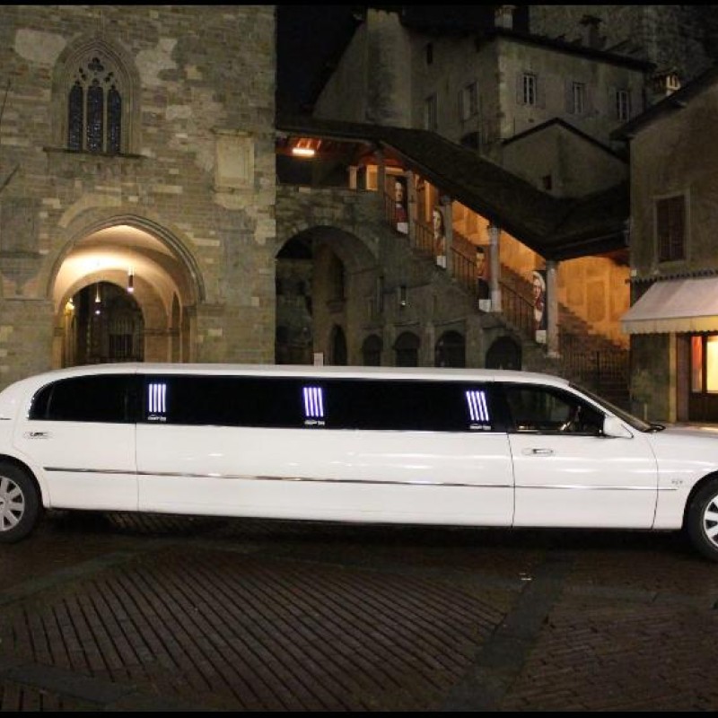 Alfiero Piraccini - Autonoleggio Limousine